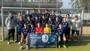 Gruppenfoto der D-Jugendmannschaft des TSV Bleidenstadt mit EXCON Banner